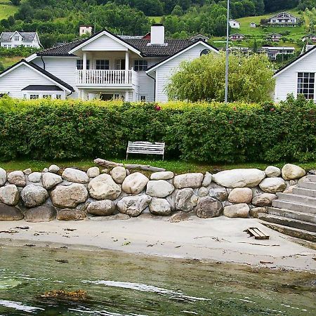 Two-Bedroom Holiday Home In Leikanger ライカンゲル エクステリア 写真
