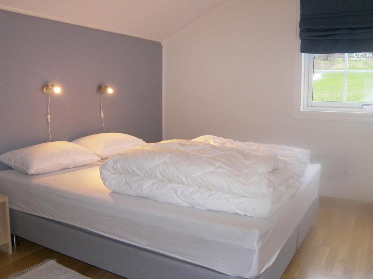 Two-Bedroom Holiday Home In Leikanger ライカンゲル エクステリア 写真