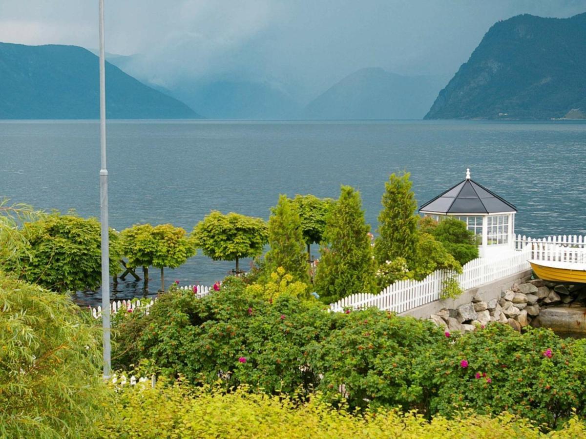 Two-Bedroom Holiday Home In Leikanger ライカンゲル エクステリア 写真