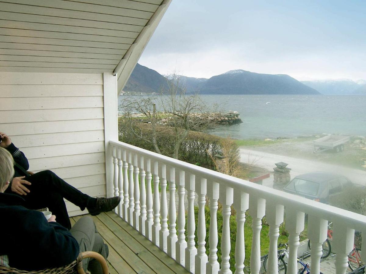 Two-Bedroom Holiday Home In Leikanger ライカンゲル エクステリア 写真