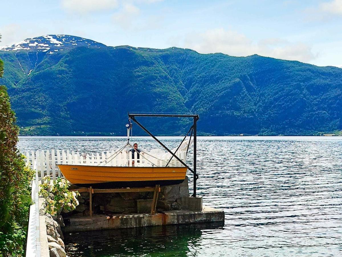 Two-Bedroom Holiday Home In Leikanger ライカンゲル エクステリア 写真